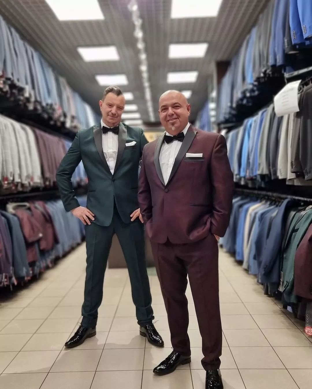 Panowie z duetu Long i Junior przyłapani w modnym sklepie! Gwiazdorzy disco polo polowali na wyprzedaże?! 